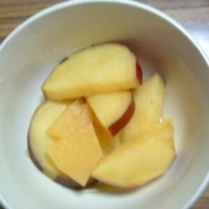サツマイモとリンゴのオレンジ煮